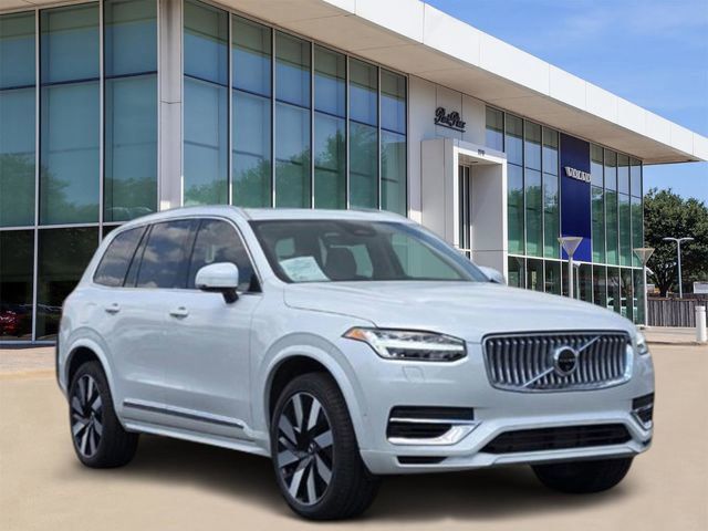 2025 Volvo XC90 Plug-In Hybrid Plus