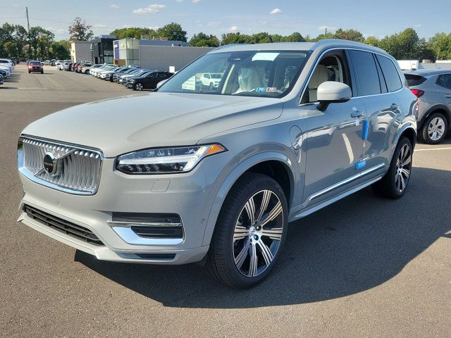 2025 Volvo XC90 Plug-In Hybrid Plus