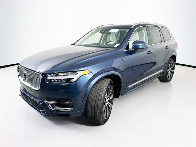 2025 Volvo XC90 Plug-In Hybrid Plus