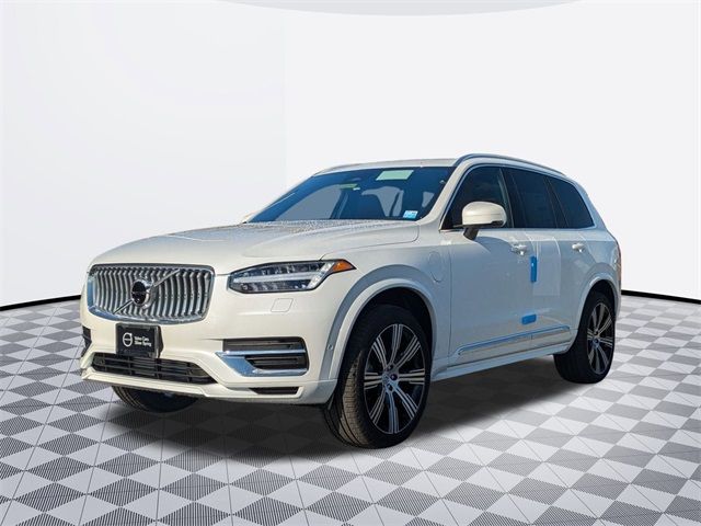 2025 Volvo XC90 Plug-In Hybrid Plus