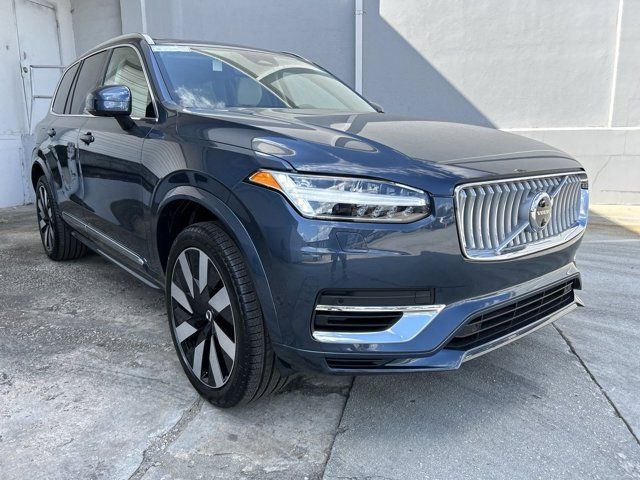 2025 Volvo XC90 Plug-In Hybrid Plus