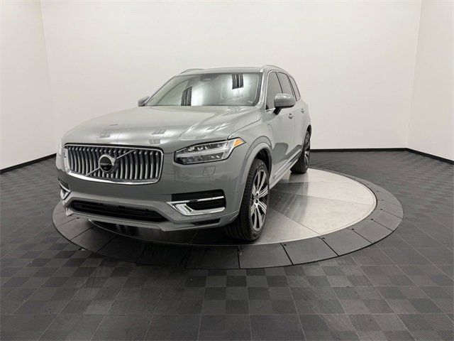 2025 Volvo XC90 Plug-In Hybrid Plus