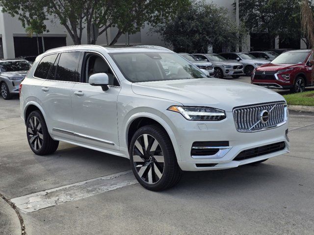 2025 Volvo XC90 Plug-In Hybrid Plus