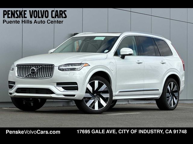 2025 Volvo XC90 Plug-In Hybrid Plus