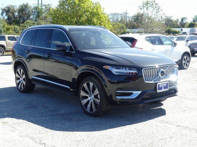 2025 Volvo XC90 Plug-In Hybrid Plus