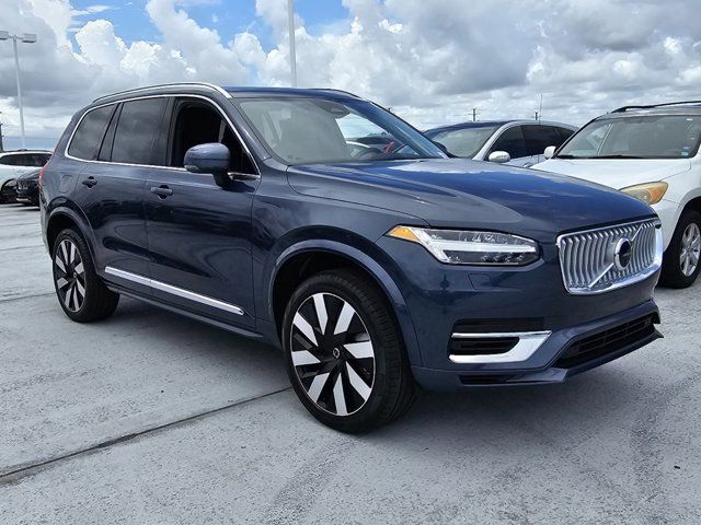 2025 Volvo XC90 Plug-In Hybrid Plus