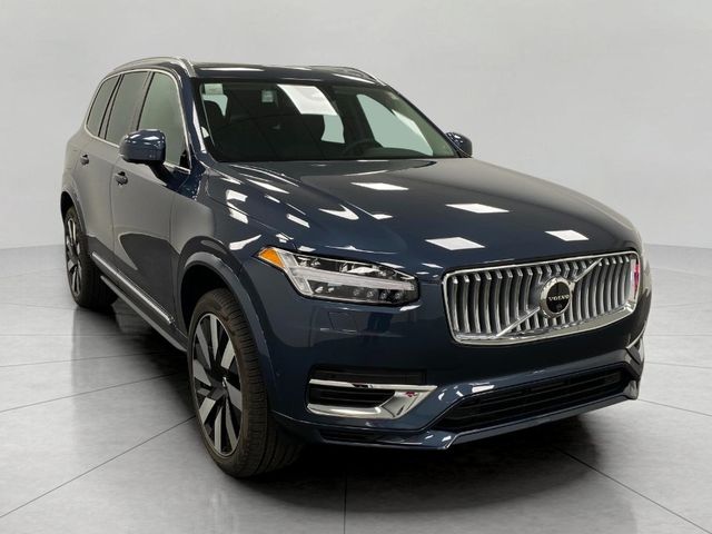 2025 Volvo XC90 Plug-In Hybrid Plus