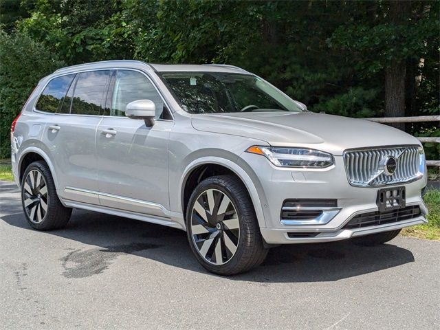 2025 Volvo XC90 Plug-In Hybrid Plus