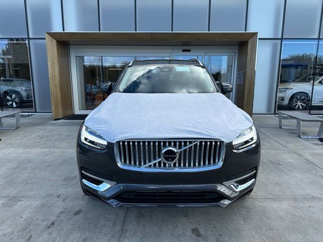 2025 Volvo XC90 Plug-In Hybrid Plus