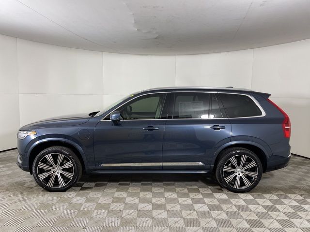 2025 Volvo XC90 Plug-In Hybrid Plus