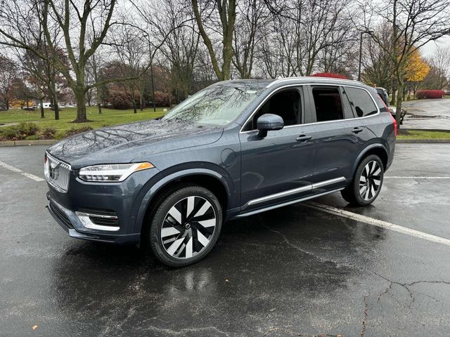 2025 Volvo XC90 Plug-In Hybrid Plus