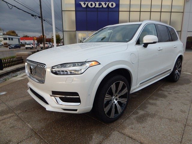 2025 Volvo XC90 Plug-In Hybrid Plus