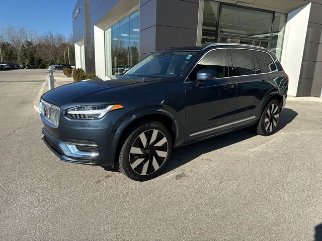 2025 Volvo XC90 Plug-In Hybrid Plus