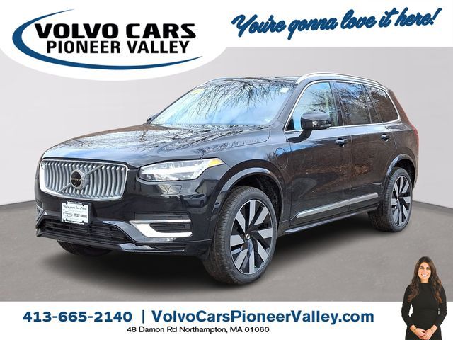 2025 Volvo XC90 Plug-In Hybrid Plus