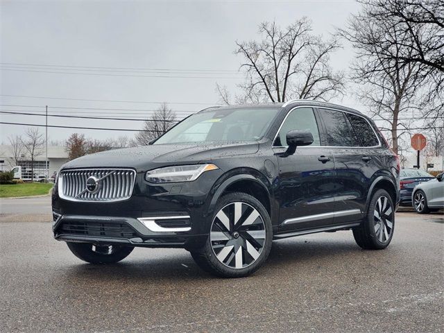 2025 Volvo XC90 Plug-In Hybrid Plus