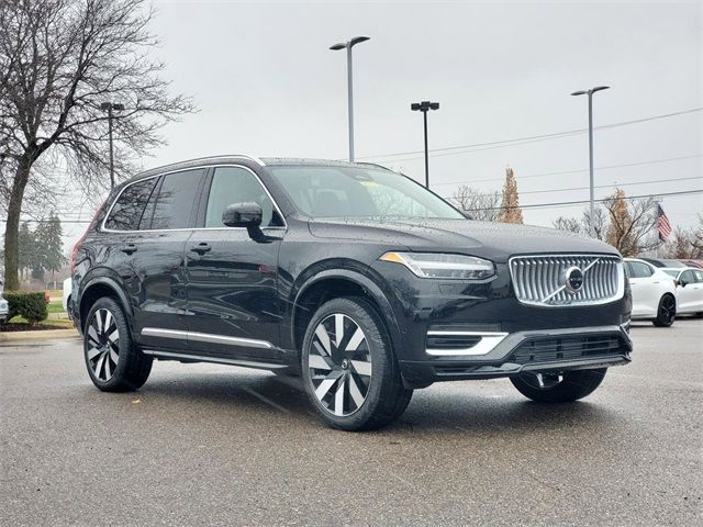 2025 Volvo XC90 Plug-In Hybrid Plus