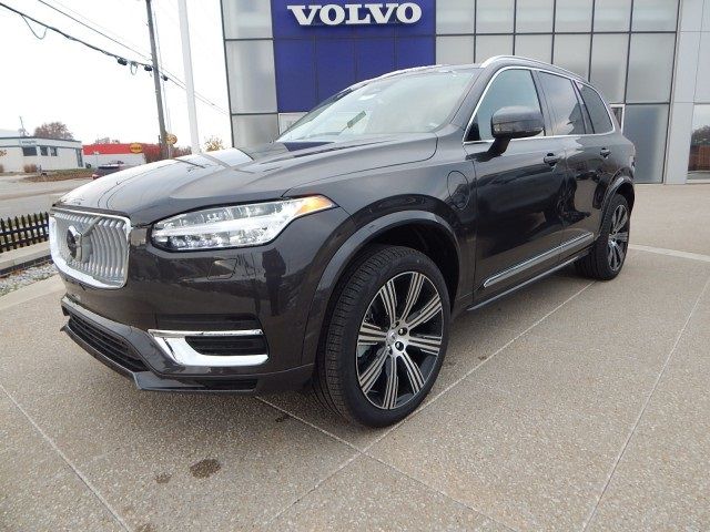 2025 Volvo XC90 Plug-In Hybrid Plus