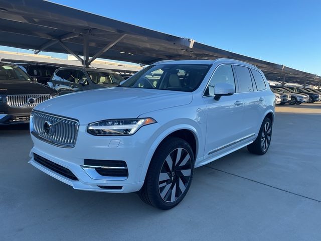 2025 Volvo XC90 Plug-In Hybrid Plus