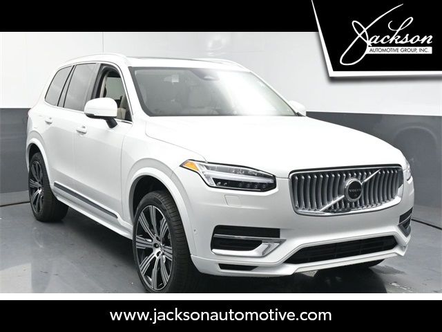 2025 Volvo XC90 Plug-In Hybrid Plus