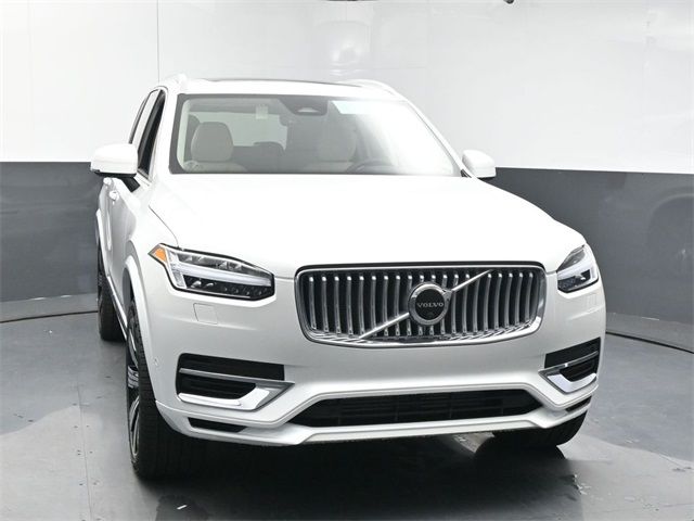 2025 Volvo XC90 Plug-In Hybrid Plus