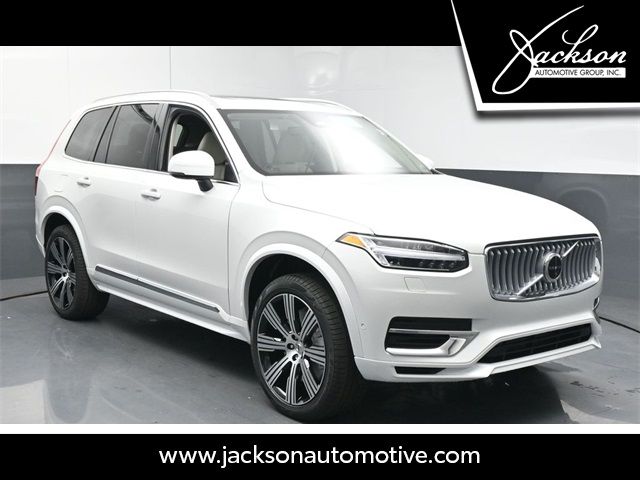 2025 Volvo XC90 Plug-In Hybrid Plus