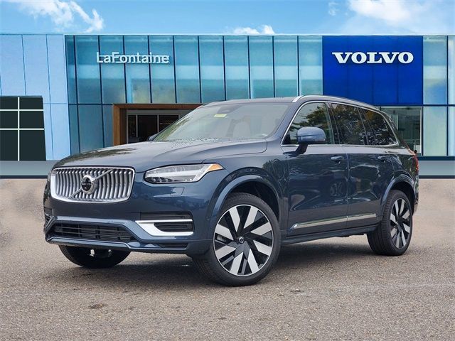 2025 Volvo XC90 Plug-In Hybrid Plus