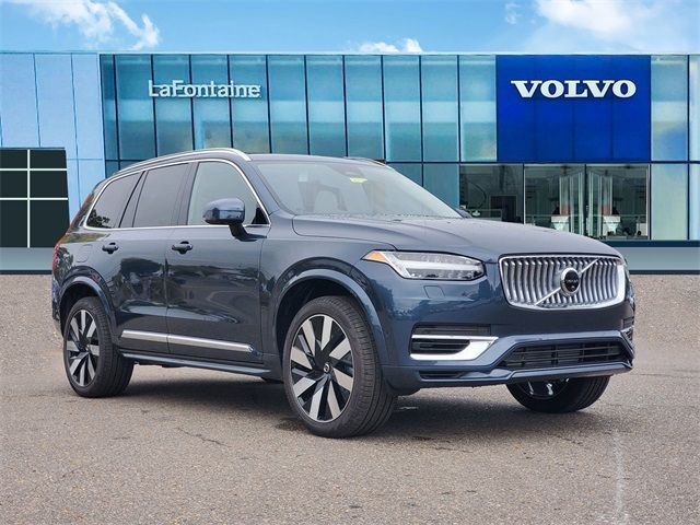 2025 Volvo XC90 Plug-In Hybrid Plus