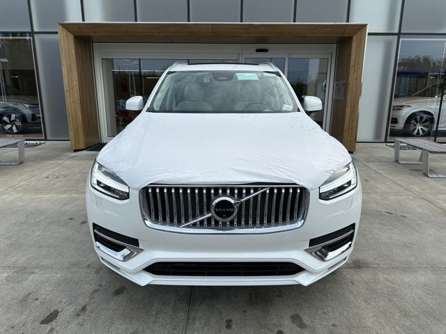 2025 Volvo XC90 Plug-In Hybrid Plus