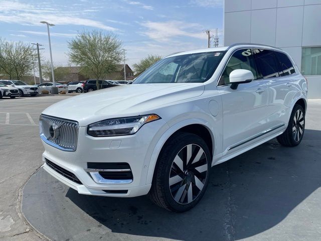 2025 Volvo XC90 Plug-In Hybrid Plus