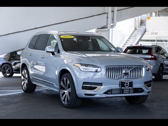 2025 Volvo XC90 Plug-In Hybrid Plus