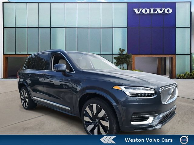 2025 Volvo XC90 Plug-In Hybrid Plus