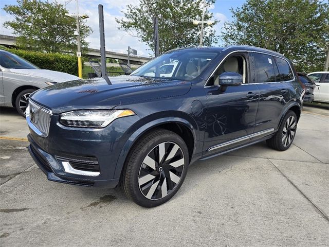 2025 Volvo XC90 Plug-In Hybrid Plus