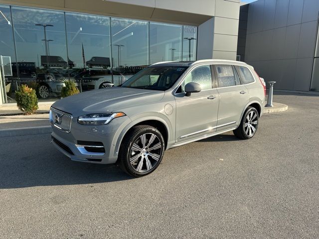 2025 Volvo XC90 Plug-In Hybrid Plus