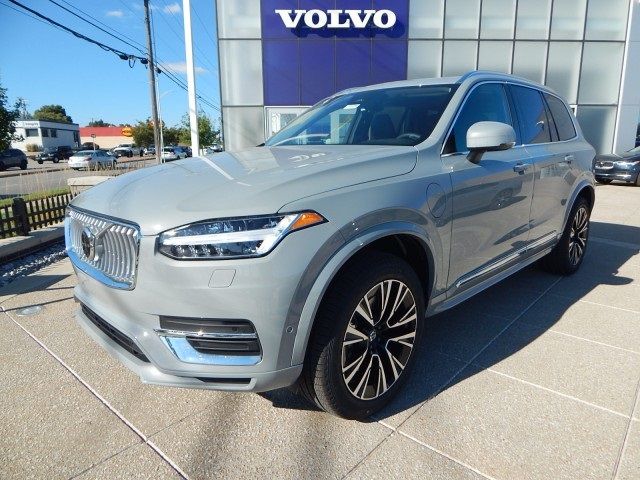 2025 Volvo XC90 Plug-In Hybrid Plus