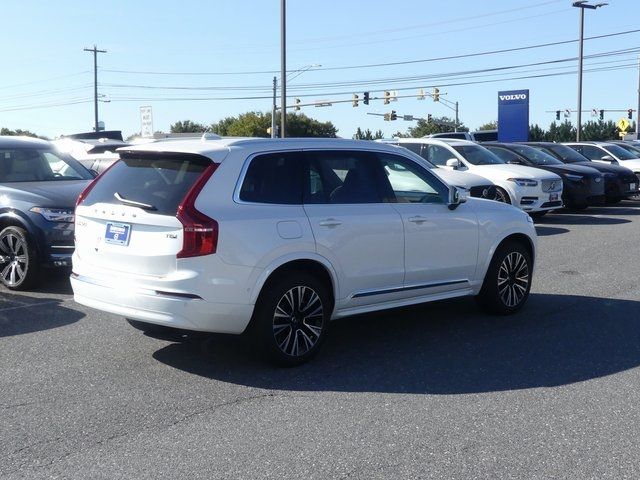 2025 Volvo XC90 Plug-In Hybrid Plus