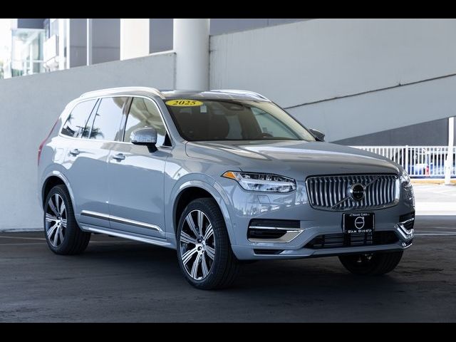 2025 Volvo XC90 Plug-In Hybrid Plus