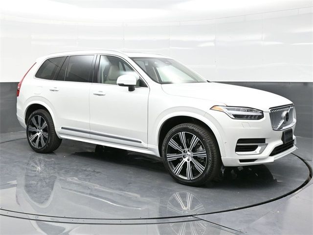 2025 Volvo XC90 Plug-In Hybrid Plus