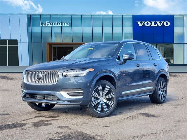 2025 Volvo XC90 Plug-In Hybrid Plus