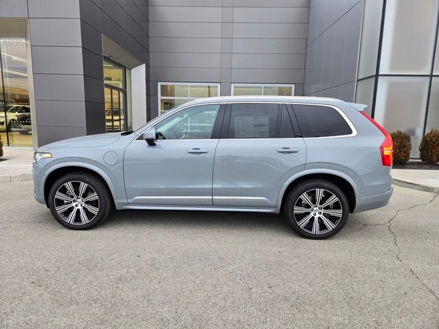 2025 Volvo XC90 Plug-In Hybrid Plus