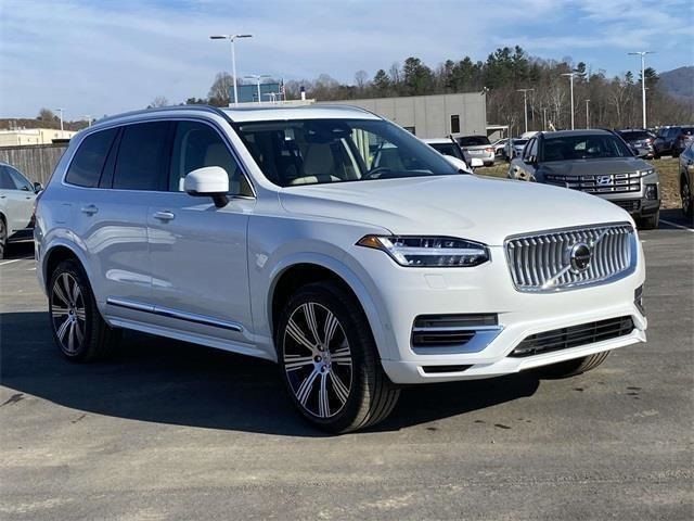 2025 Volvo XC90 Plug-In Hybrid Plus