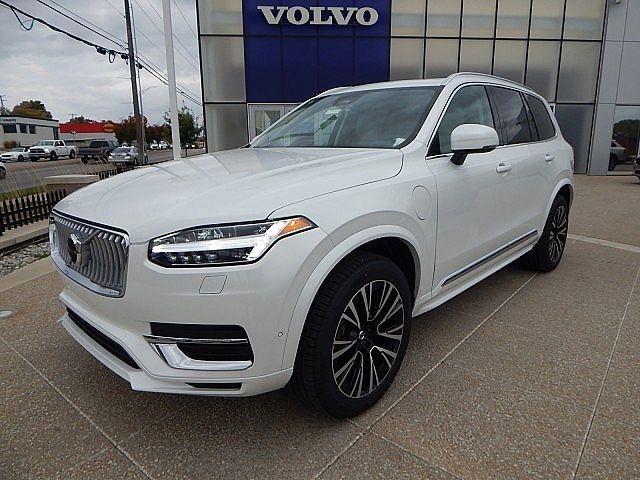 2025 Volvo XC90 Plug-In Hybrid Plus