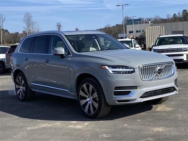 2025 Volvo XC90 Plug-In Hybrid Plus