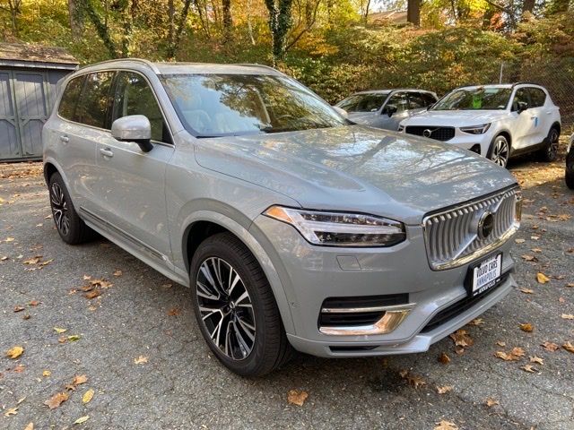 2025 Volvo XC90 Plug-In Hybrid Plus