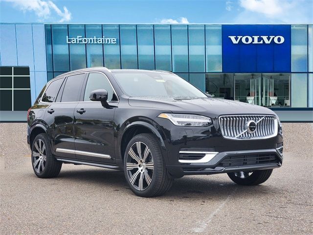 2025 Volvo XC90 Plug-In Hybrid Plus