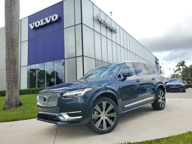 2025 Volvo XC90 Plug-In Hybrid Plus