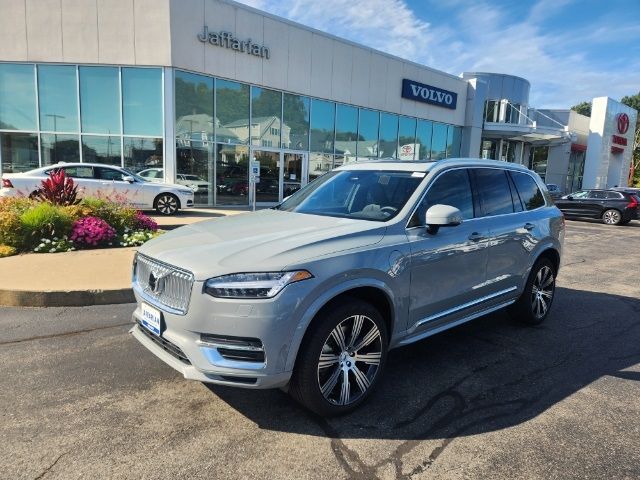 2025 Volvo XC90 Plug-In Hybrid Plus