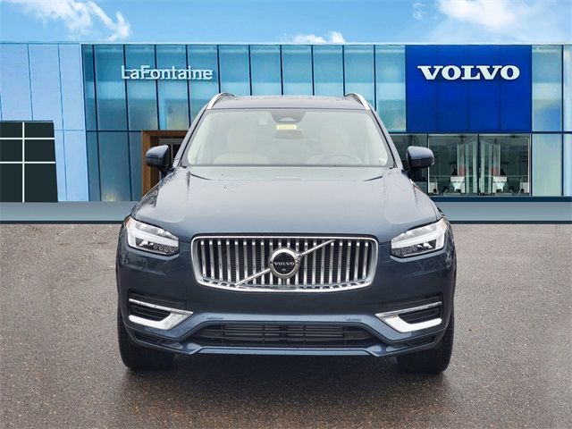 2025 Volvo XC90 Plug-In Hybrid Plus