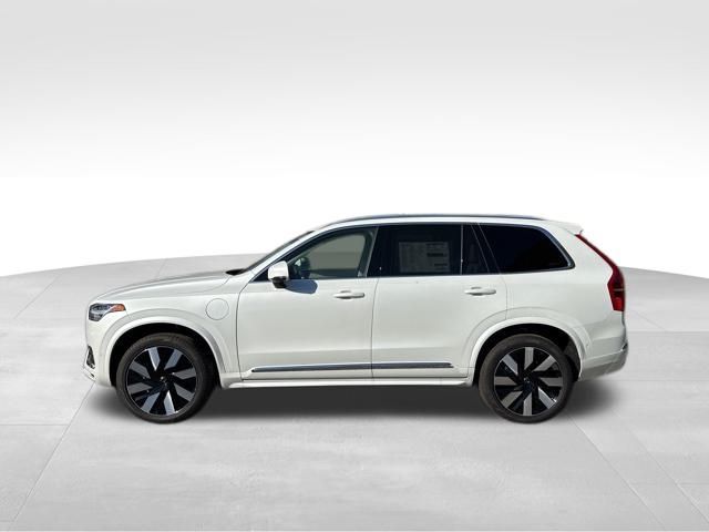 2025 Volvo XC90 Plug-In Hybrid Plus