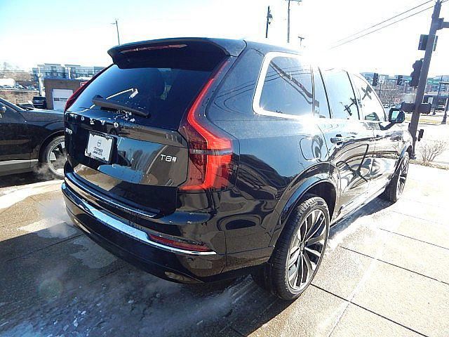 2025 Volvo XC90 Plug-In Hybrid Plus