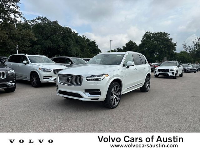 2025 Volvo XC90 Plug-In Hybrid Plus